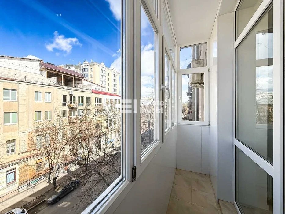 Продам 3 кімн. квартиру по вул. Мироносицька, 54