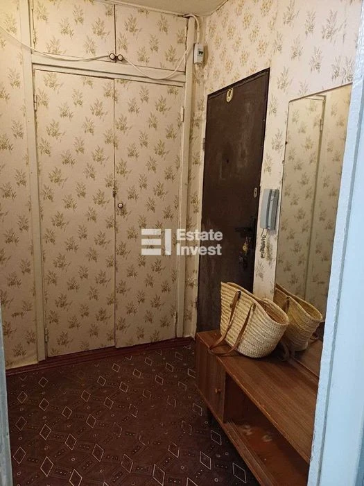 Продам 1 кімн. квартиру на вул. Ахсарова, 17.