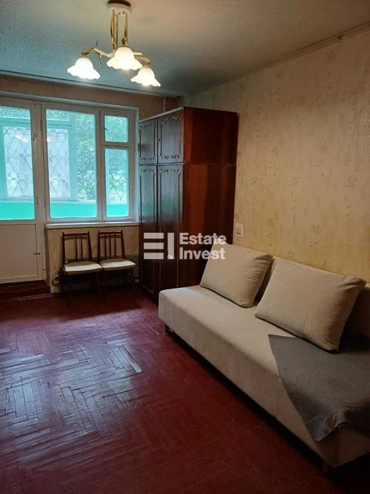 Продам 1 кімн. квартиру на вул. Ахсарова, 17.