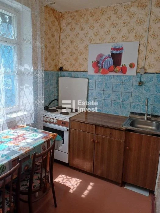 Продам 1 кімн. квартиру на вул. Ахсарова, 17.