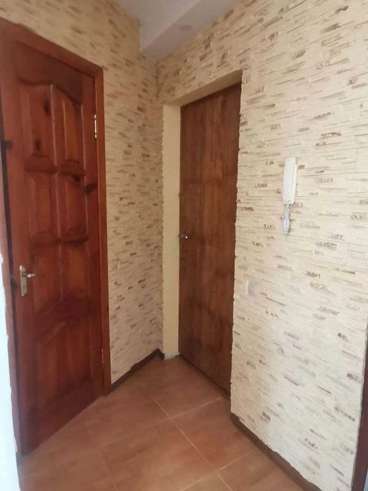 Urgent! 3-room apartment for sale on Ukrainska Street