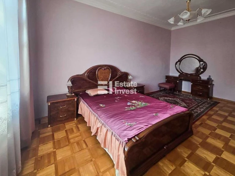 Продам 3 кімн. квартиру в центрі по вул. Майка Йогансена, 14