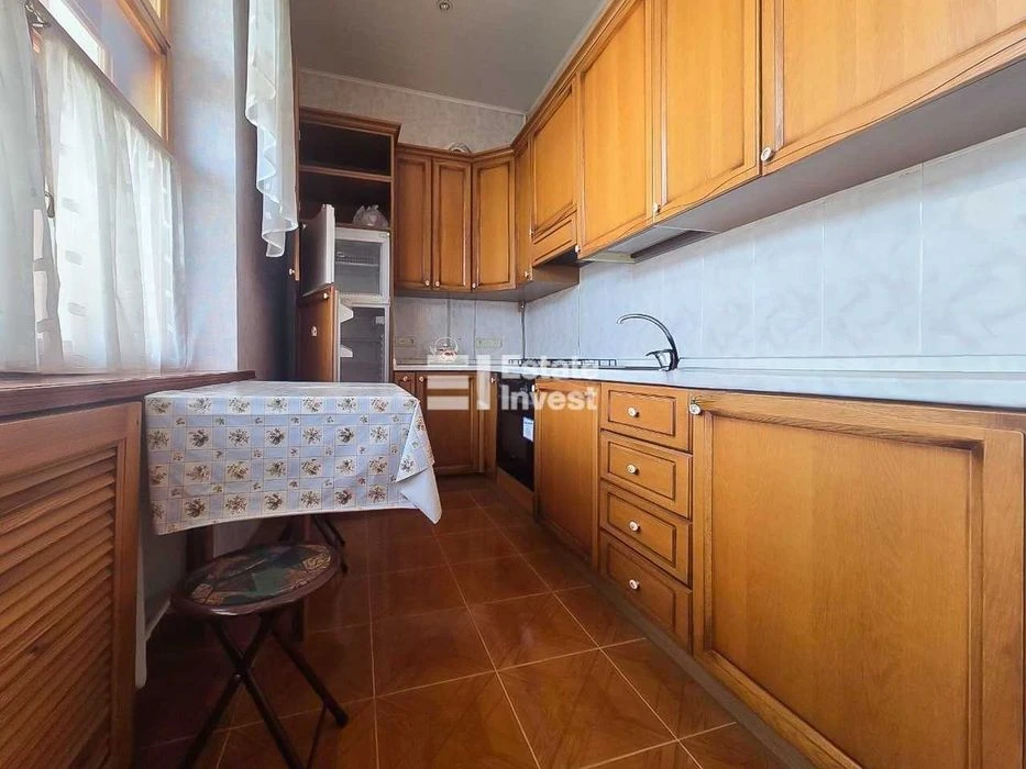 Продам 3 кімн. квартиру в центрі по вул. Майка Йогансена, 14