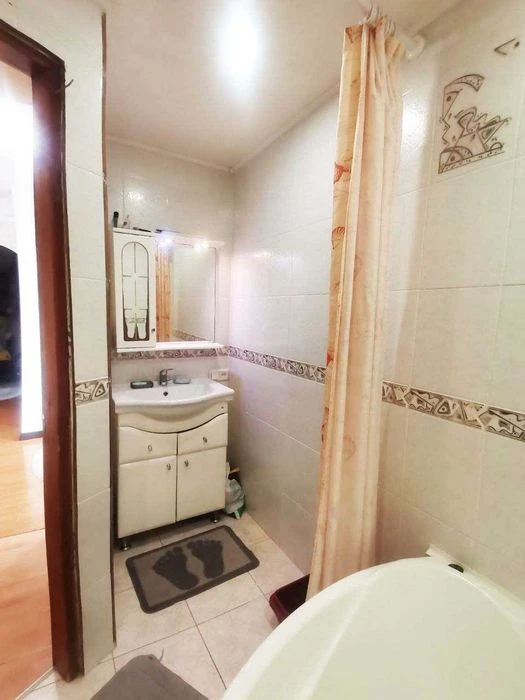 Urgent! 3-room apartment for sale on Ukrainska Street