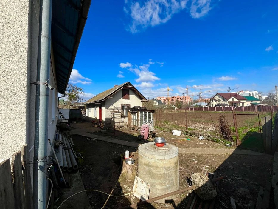 Продається будинок. Опришівці. Місто Ділянка 20 сот. Свердло