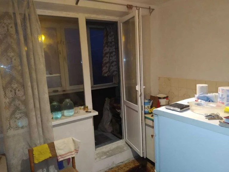 Ga Продам затишну 1-к. квартиру на Основі (р-н Озера), вул.