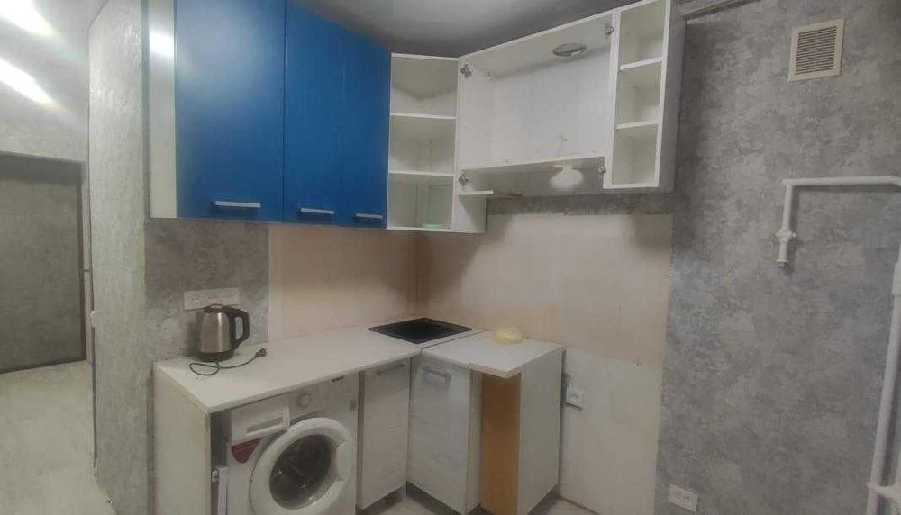 Продам 1 кімнатну квартиру з ремонтом, вул. Власенка, завод