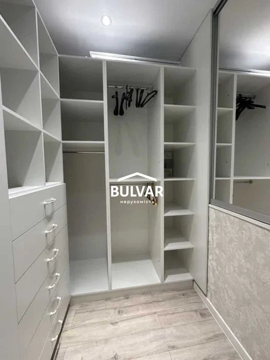 Продам пентхаус ЖК Дмитриевская, 19, м. Центральный рынок, Ю