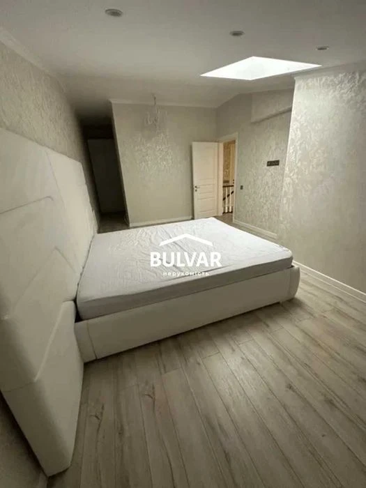 Продам пентхаус ЖК Дмитриевская, 19, м. Центральный рынок, Ю