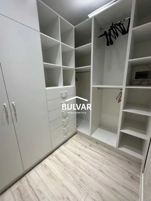 Продам пентхаус ЖК Дмитриевская, 19, м. Центральный рынок, Ю