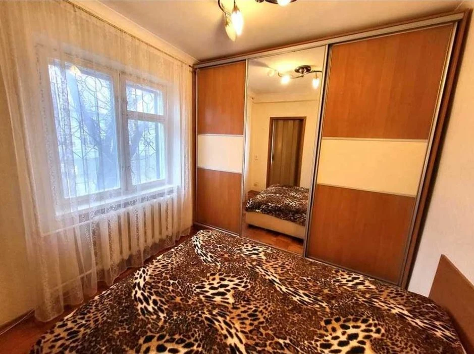 Продаж 3-х к кв вул. Паркова буд. 6, поруч бул. Шевченко, 2-