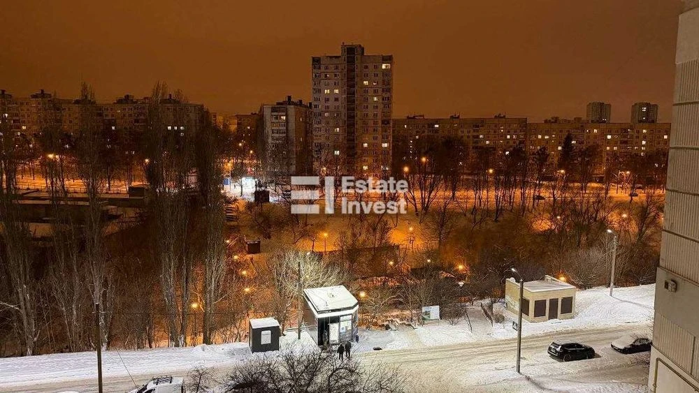 Продам 4 кімн. квартиру на вул. Яни Червоної, 7