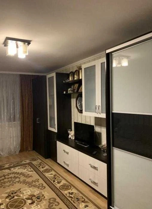 Продам 2 кімнатну кв. біля метро. Салтівка