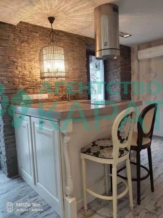 Продам 3к. квартиру 3/9 эт. кирп, дизайнерский ремонт, р-н м