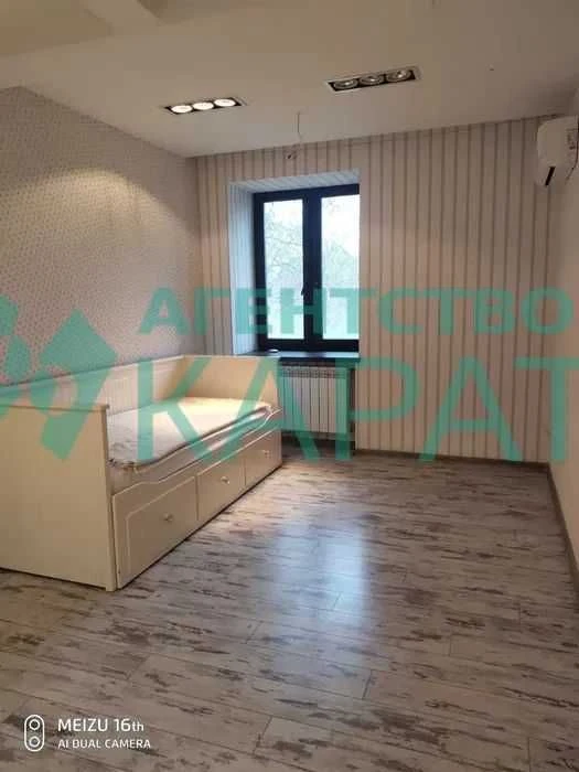 Продам 3к. квартиру 3/9 эт. кирп, дизайнерский ремонт, р-н м