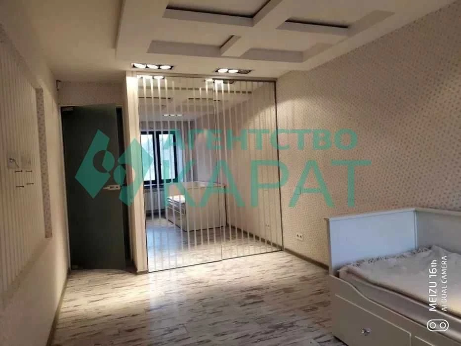 Продам 3к. квартиру 3/9 эт. кирп, дизайнерский ремонт, р-н м