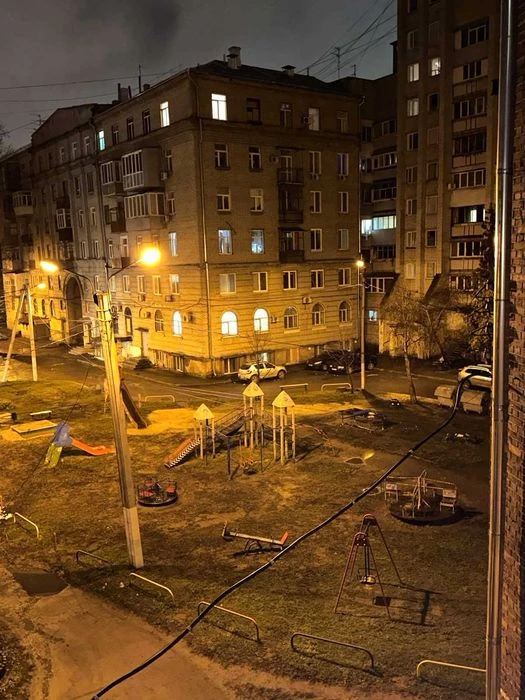 Продам 3 кв метро Защитников Украины, Сертификат+