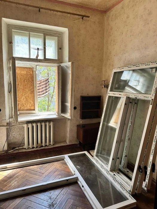 Продам 3 кв метро Защитников Украины, Сертификат+