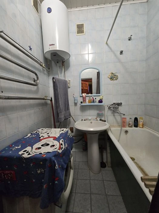 Продам сталинку в тихом центре  Х. Набережная 16