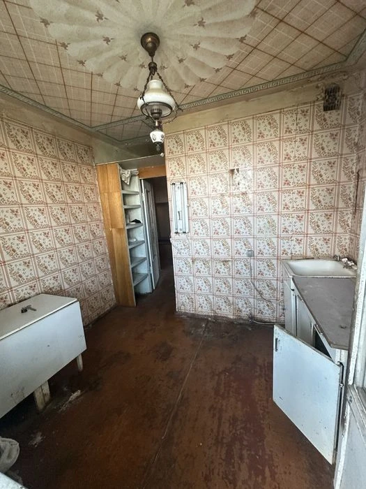 Продам 1 к кв на Олексіївці, пр.Перемоги,54  8/9 Є-Відновлен