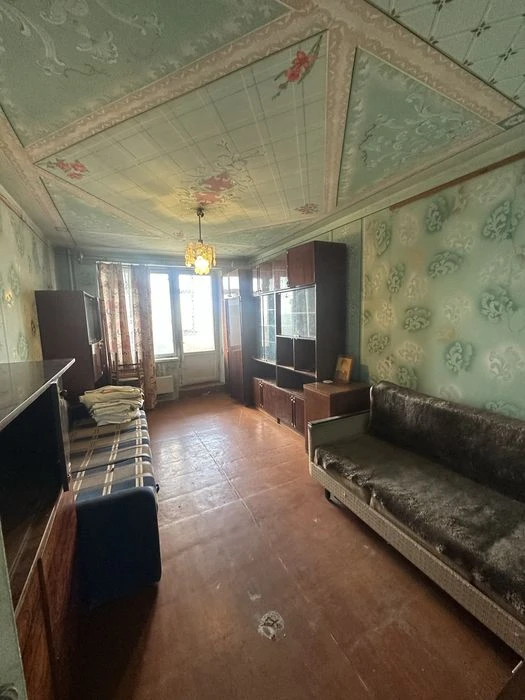 Продам 1 к кв на Олексіївці, пр.Перемоги,54  8/9 Є-Відновлен