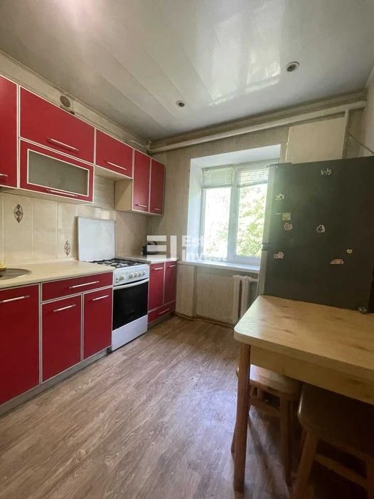 Продам 2 кімн. квартиру по вул. Харківських Дивізій, 5. єВід