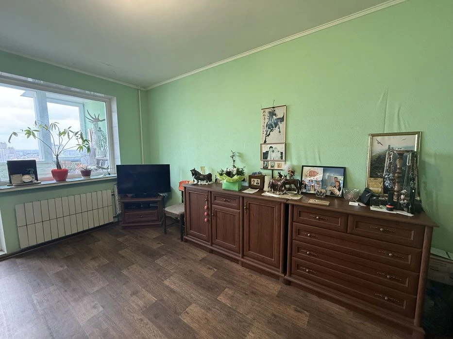 Продам 3к квартиру 75м2.Метро Научная.Центр
