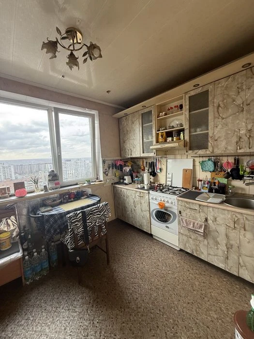 Продам 3к квартиру 75м2.Метро Научная.Центр