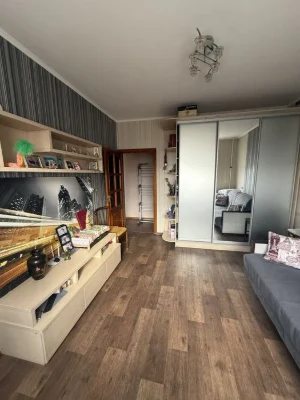 Продам 3к квартиру 75м2.Метро Научная.Центр