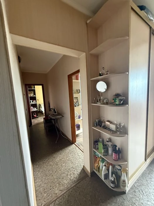 Продам 3к квартиру 75м2.Метро Научная.Центр