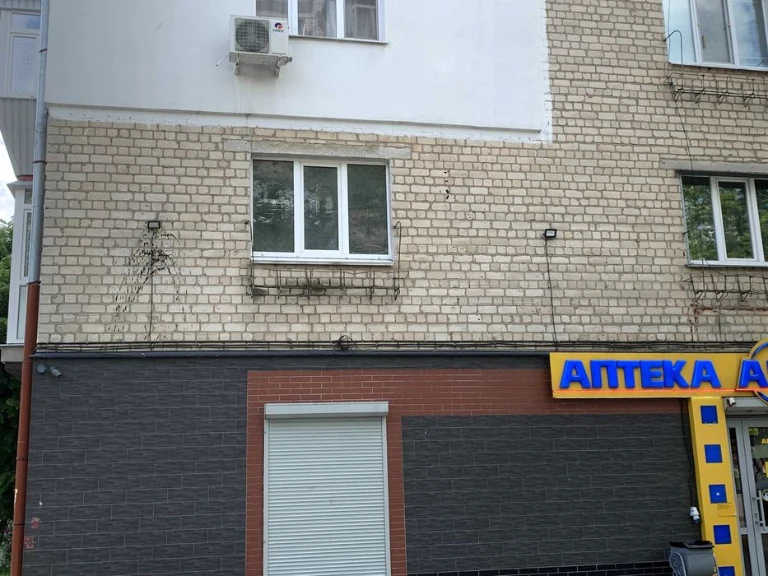 Продаж 2-Х кімнатноЇ квартири 1-Лісопарковський 5, 2-й єтаж