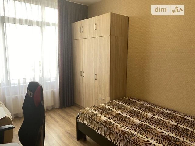 Продаж 3к квартири 87.8 кв. м на вул. Євгена Сверстюка 6 • I