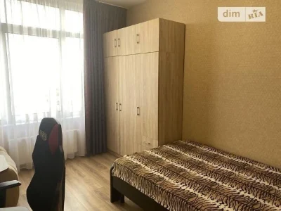 Продаж 3к квартири 87.8 кв. м на вул. Євгена Сверстюка 6 • I