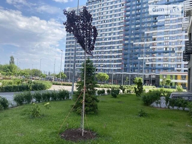 Продаж 3к квартири 87.8 кв. м на вул. Євгена Сверстюка 6 • I