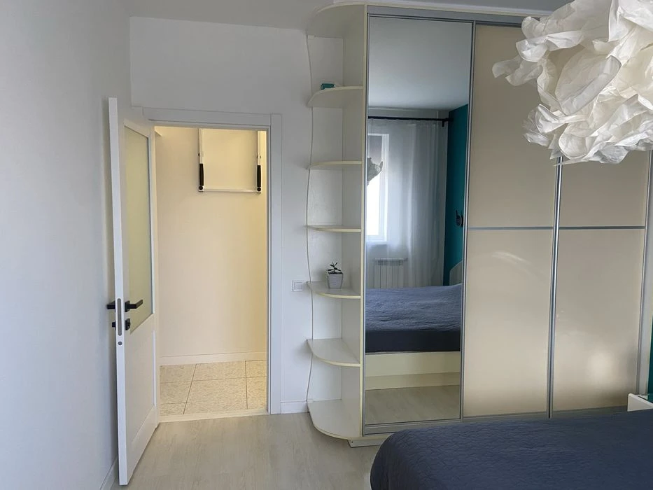 Продам 3к квартиру Олимпийская.Метро Палац спорта