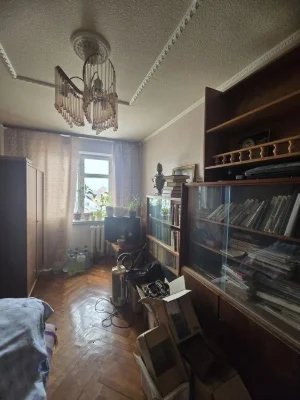 Продам 3х комнатную Салтовка  8х/з
