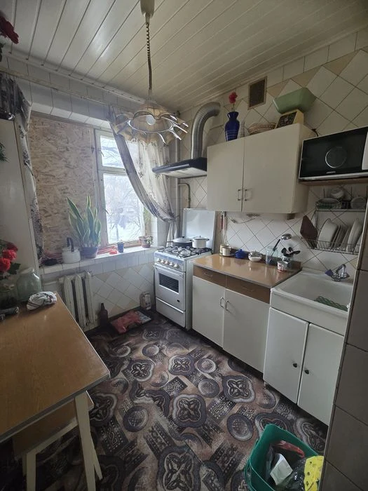 Продам 3х комнатную Салтовка  8х/з
