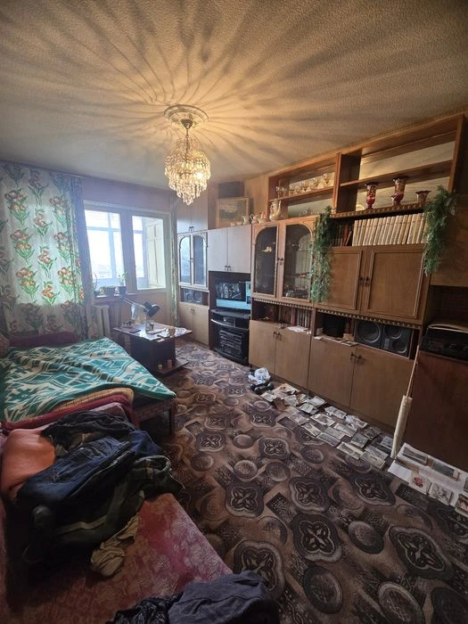 Продам 3х комнатную Салтовка  8х/з