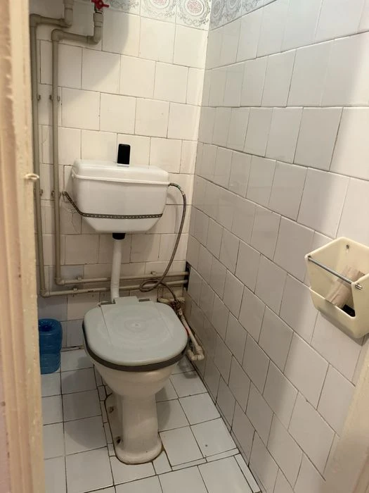Продам 2 кімнатну квартрру біля метро Індустріальна