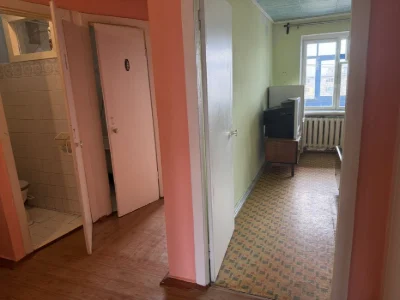 Продам 2 кімнатну квартрру біля метро Індустріальна