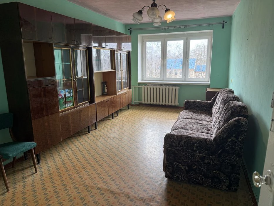 Продам 2 кімнатну квартрру біля метро Індустріальна