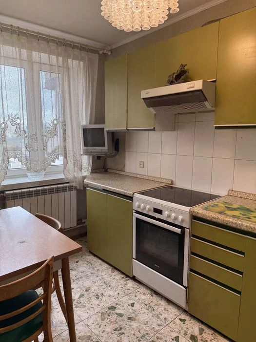 Квартира біля парку Стрілка в районі Цирку. Дворівнева: тори