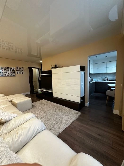 Продам 3 комнатную метро Алексеевская Людвига Свободы pp1
