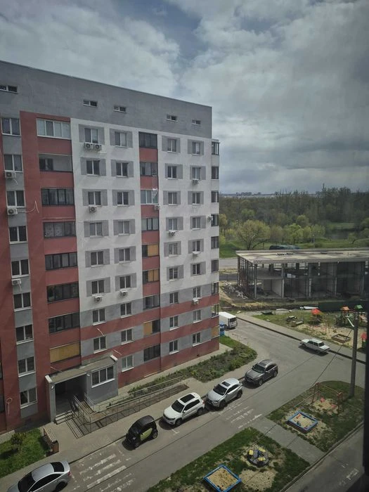 Продам 1 комн квартиру с частичным ремонтом. ЖК Гидропарк.