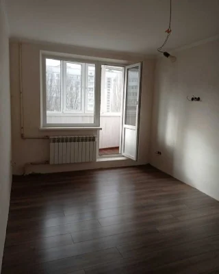 Продам 2-квартиру метро Олексіївська