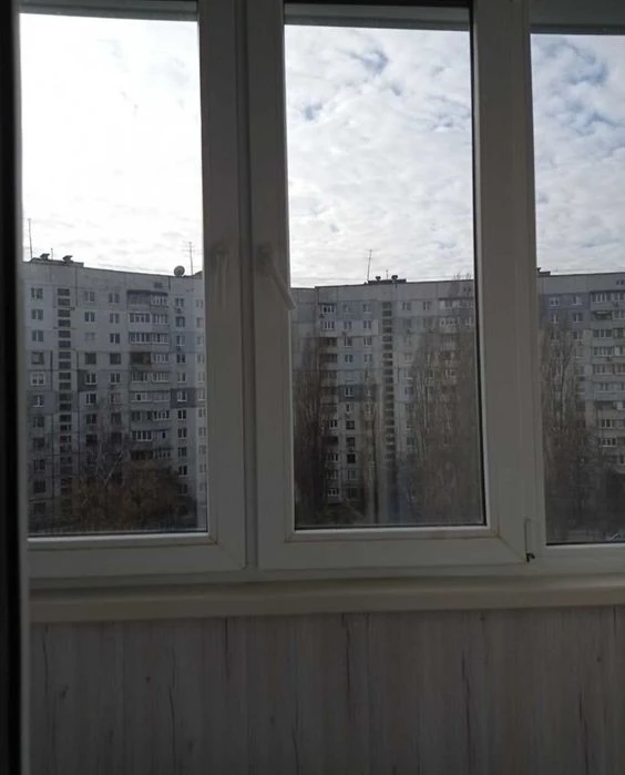 Продам 2-квартиру метро Олексіївська