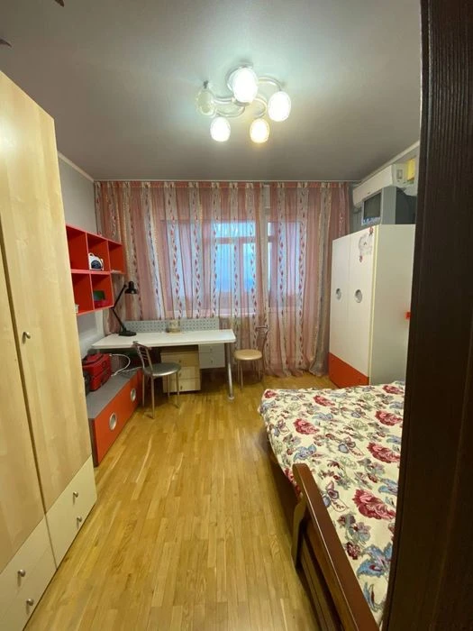 Продажа 4 ком. квартиры с евроремонтом возле метро Победа