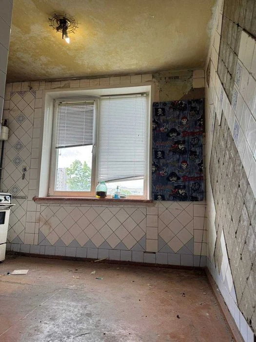 Продаж 3 кімнатної квартири біля метро Студентська