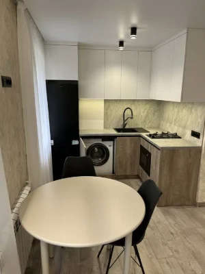 Продам 1к.кв с евроремонтом біля метро 23 серпня