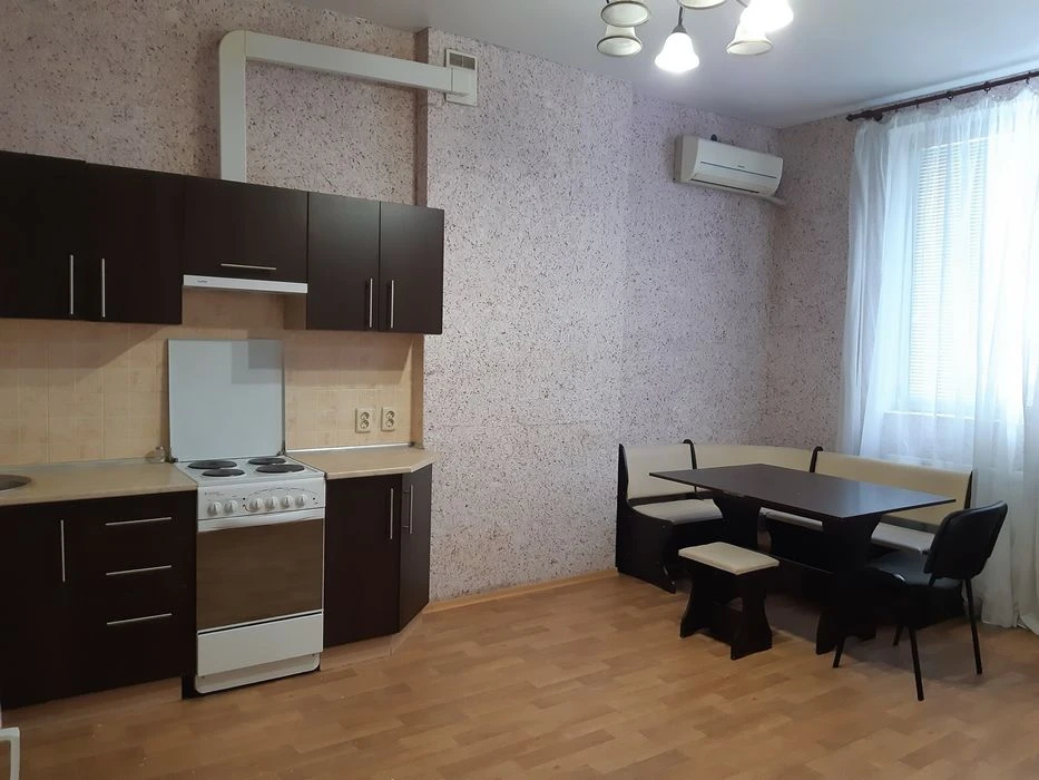 Продажа 2 ком. квартиры 83 м, возле метро 23 августа, новост